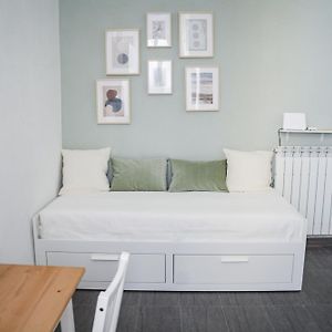 Studio Lit King-Size
