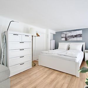 Studio Apartments By Hi5- Cozy Studio