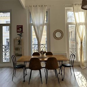 Appartement à 3 Chambres à Coucher