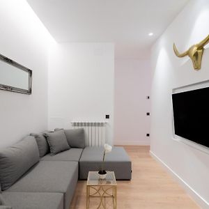 Chueca Hortaleza 12Pax 5 Bedrooms 5 Baths
