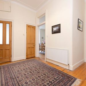 Tasteful 1-Bedroom Apartment Near Edinburgh Meadows