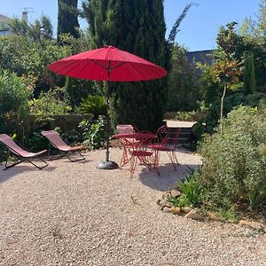 Haut de villa avec terrasse privative jardin et parking tout près des plages