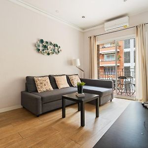 Eixample Ac, Sunlit Balcony & Prime Location