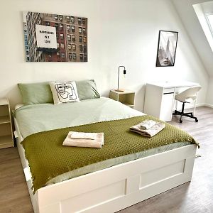 Palace Quarter 2 Peaceful Modern Central Top Floor Apartment