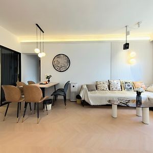 Shanghai Downtown Yi Du B&B - Near Jing'An Temple Subway 200 Meters And Shopping Mall