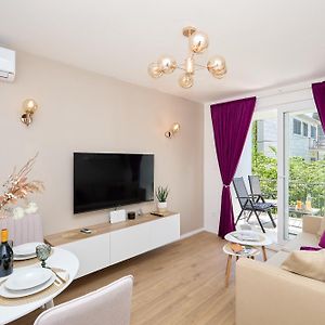 Golden Rose - Walking Distance 1 Km From Old Town