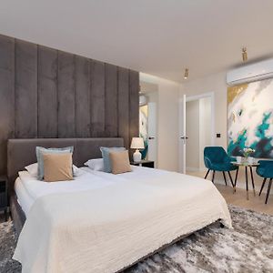 Exclusive Apartment On The Vistula River In Krakow By Renters Prestige