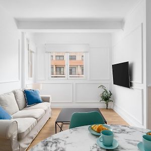 Appartement à 2 Chambres à Coucher