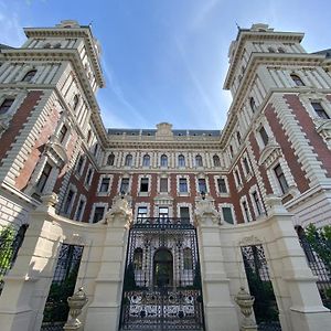 Andrassy Palace - Stylish 1