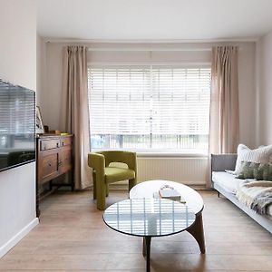Spacious 4 Bedroom Home - Sleeps 8
