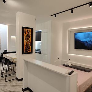 Bs6 Luxury Plaza Mayor