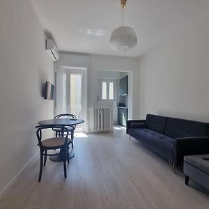Milan New Apartment In Lively Central Area