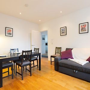 Appartement à 2 Chambres à Coucher