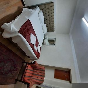 Chambre Économique Lit King-Size au Sous-Sol