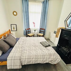 Entire 3 Bedroom House- Free Parking