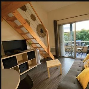 Lovely Apartment With Balcony Near The Lake