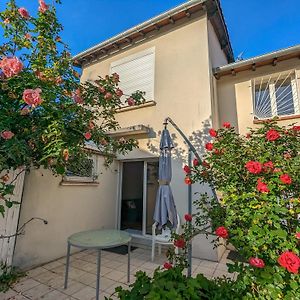 La Maison Calme Et Lumineuse Avec Jardin