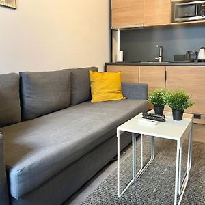 Studio Apartment By Hi5- Rottenbiller Apartment