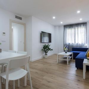 Appartement à 3 Chambres à Coucher