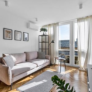 Warsaw Wola - 13Th Floor, City View, Metro Nearby - By Rentujemy