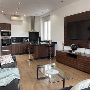 Appartement à 2 Chambres à Coucher