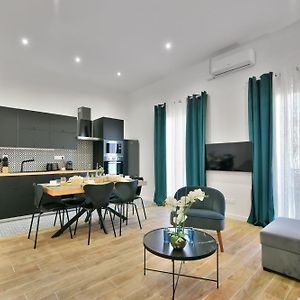 Appartement de Luxe à 2 Chambres à Coucher