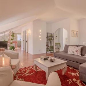 Appartement à 3 Chambres à Coucher