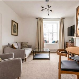 Appartement à 3 Chambres à Coucher