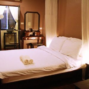 Niras Bankoc Hostel