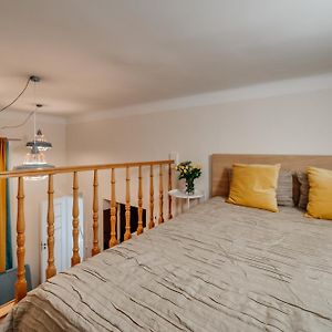 Alpari Apartments