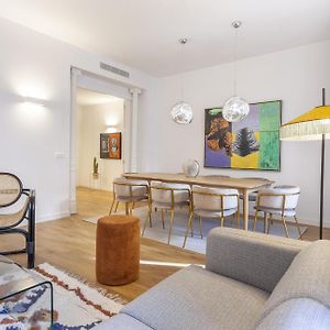 Appartement à 4 Chambres à Coucher