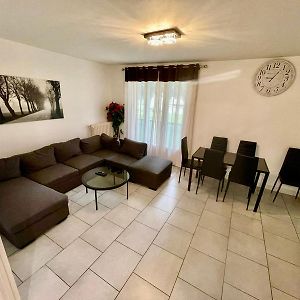 Appartement à 3 Chambres à Coucher