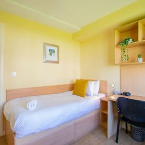 83 - Superb Townhouse By Shortstays
