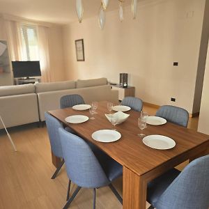 Appartement à 3 Chambres à Coucher
