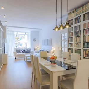 Aparteasy - Private Terrace, 3 Bedrooms, Eixample