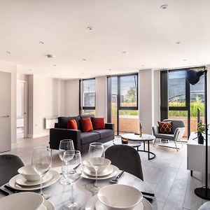 Modern 3 Bedroom Manchester Apartment