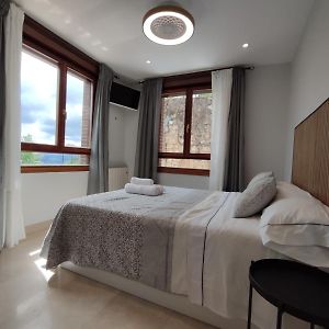 Habitacion Con Hermosas Vistas A Bilbao