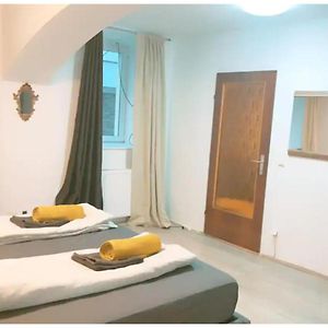 Appartement à 2 Chambres à Coucher