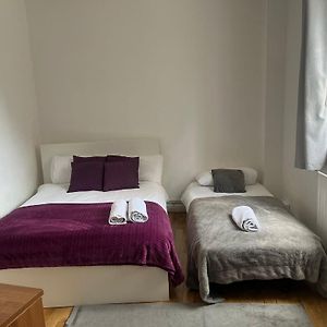 Studio Lit King-Size