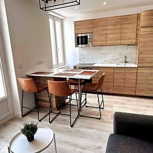 Appartement à 2 Chambres à Coucher