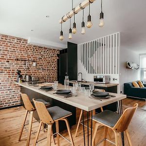 Appartement à 2 Chambres à Coucher