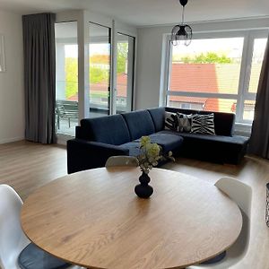 New Apartment Near Tipos Arena, Free Parking, Danubius One Building