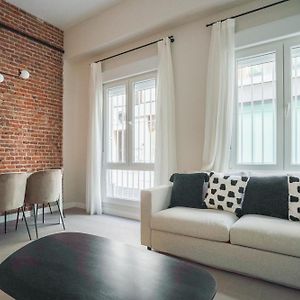 Appartement à 2 Chambres à Coucher