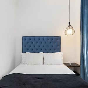 Chambre Budgétée Lit King-Size
