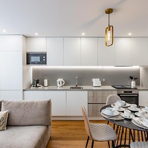 Pestana Apartments - In City Center, Modern, New And Cozy
