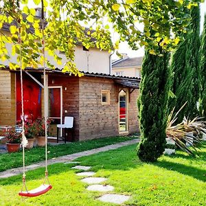 Cabane Cote Jardin