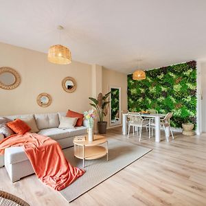 Charming 4-Bedroom Apartment In Malaga'S Historic Center