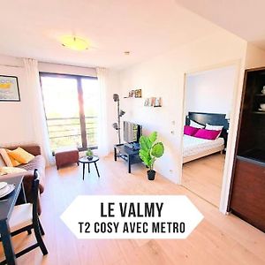 Le Valmy: Appartement Lumineux Au Pied Du Metro