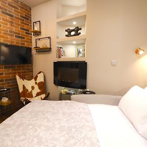 Modern Studio In Vibrant Kolonaki Area