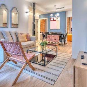 Appartement à 3 Chambres à Coucher aux Étages Supérieurs